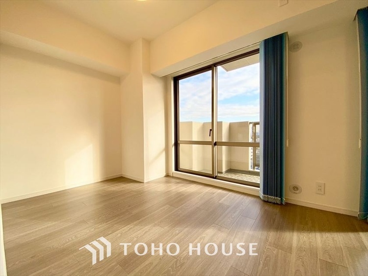 内装 【LIVING】◆扉を◆開くとこの景色。家族の”おかえり”の声が聞こえてきそう。