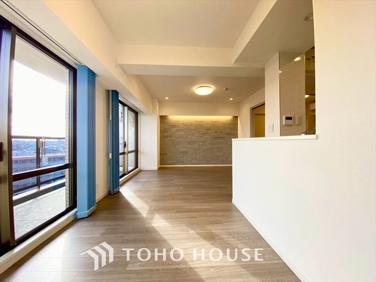 内装 【LIVING】◆Sunshine◆光が燦々と入り、いるだけで気持ちいい。「開放的でゆとりあるお部屋です。」