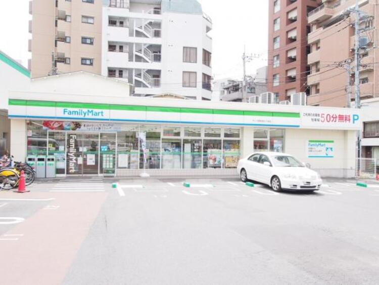 周辺 ファミリーマートサンズ原町田3丁目店まで約127ｍ