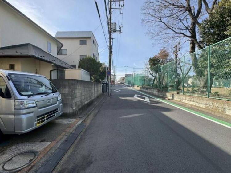 外観 緑に恵まれたエリアで、自然に包まれた穏やかな暮らしを実現！！緑の潤いを感じながらホッと生活できそう。四季の移り変わりを感じられる贅沢な空間で、暮らしの夢を育む、あらたな住生活をスタートしてみませんか？