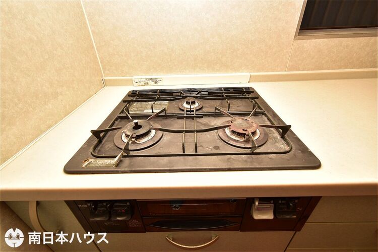 その他 【コンロ】3口のコンロにグリル付き！集中プロパンガスになります！コンロだけのリフォームも可能です♪