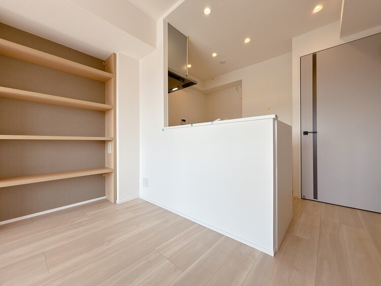 居間 居心地の良い空気感は、暮らしのステージを彩り、心からのやすらぎと満足感を与えてくれます。