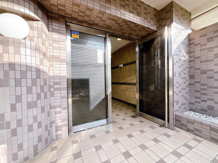 エントランス 外と内をつなぐエントランスは、まさに顔となる場所。