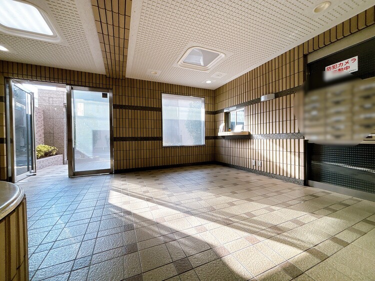 エントランス エントランス内部は、管理が行き届き清潔な共有スペースとなっています。