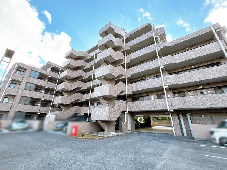 外観 現地に足をお運びいただいた際には、周辺散策などをお勧めいたします。