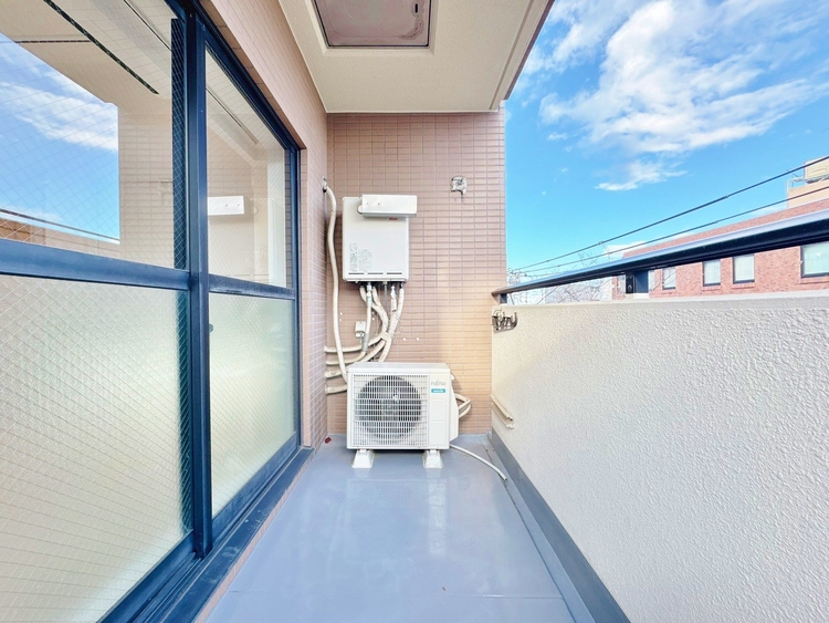 バルコニー 暮らしの中で、光と風を演出してくれるバルコニー。