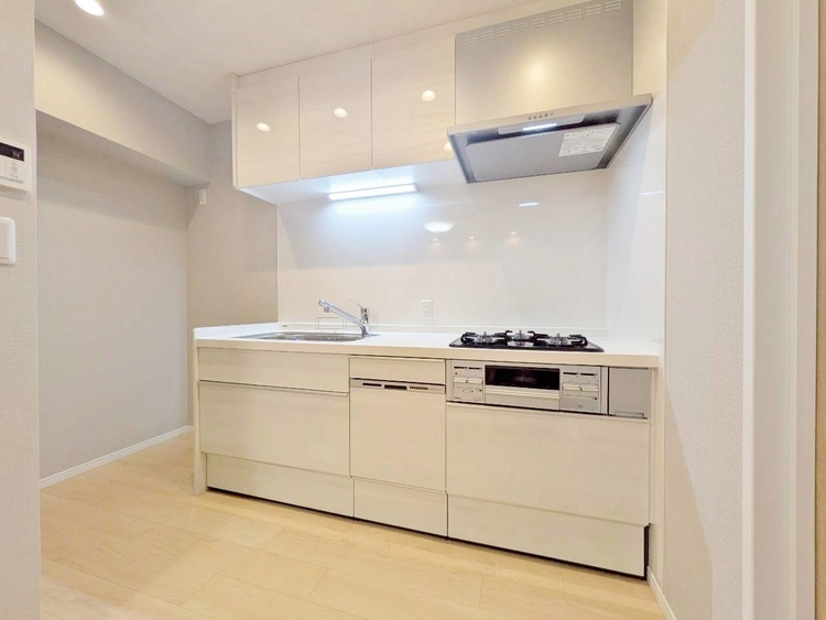 キッチン スマートな意匠と充実の機能を備えたキッチンが、暮らしにおいしい彩りを添えます。