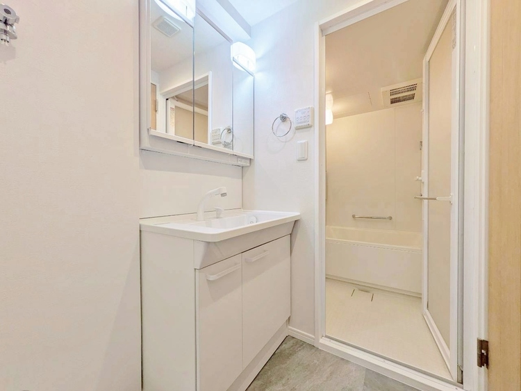 洗面 清潔感と心地よさを重視した、上質感漂うパウダールーム。