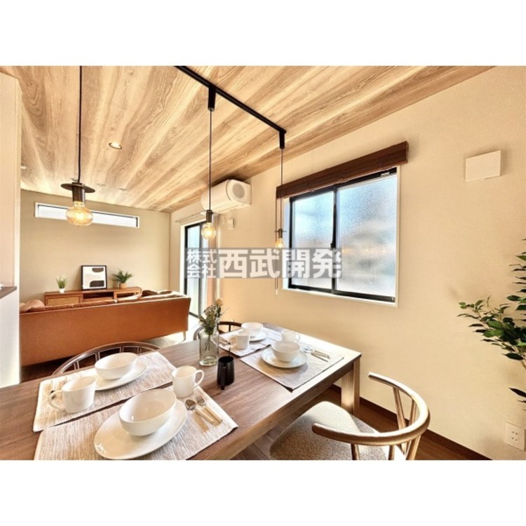 居間 家具・調度品は販売価格に含まれません。