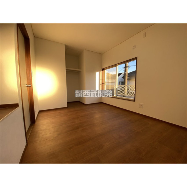 内装 ２階洋室６帖