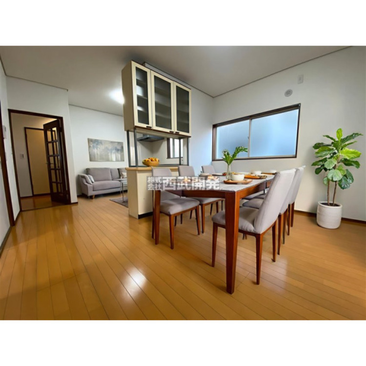 居間 【配置してある家具や小物はCGによるイメージです。】LDK１１．５帖