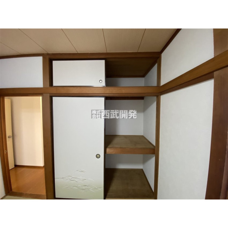 収納 ２階和室６帖備え付けの押入れ