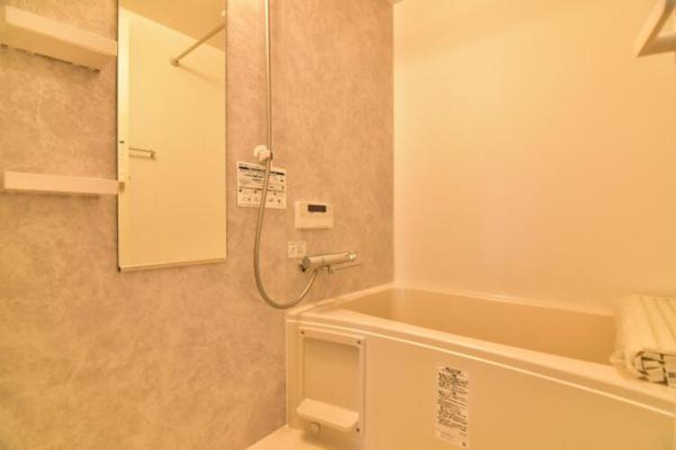 風呂 １日の疲れを癒してくれる広々とした浴室は癒しの空間としてカスタマイズが可能です。