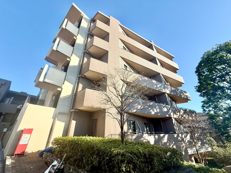 その他 飽きのこないシンプルモダンな外観です。