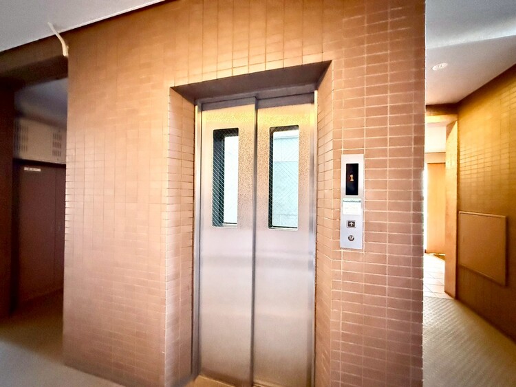 その他 エレベーター完備のため荷物が多くなっても安心。