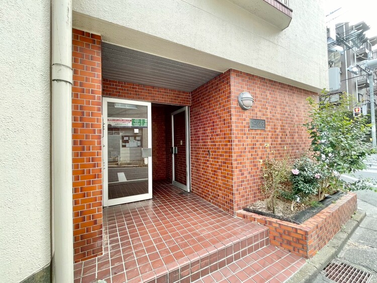 その他 上質感漂う玄関アプローチです。