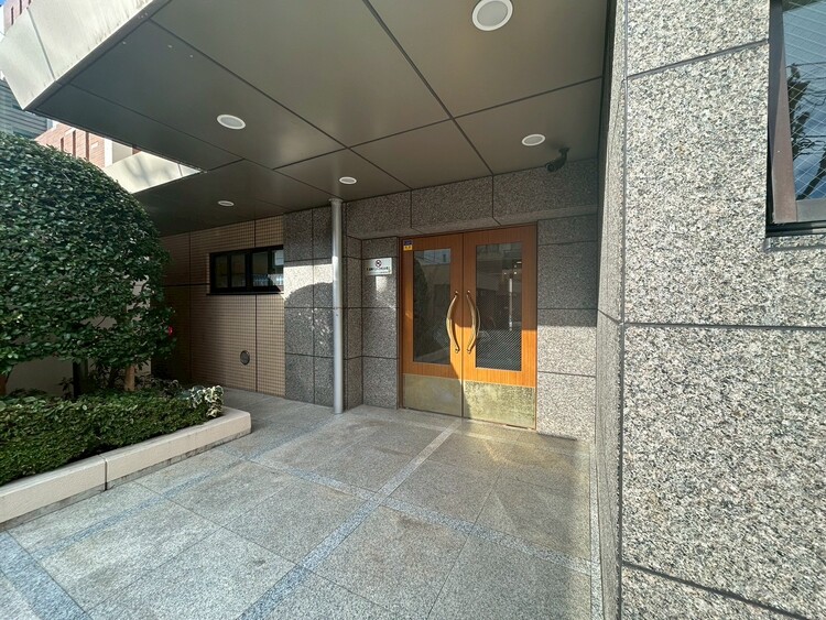 その他 上質感漂う玄関アプローチです。