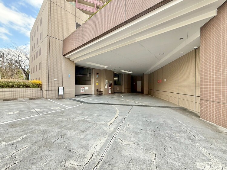 その他 駐車スペースが嬉しいですね。※空き状況は都度ご確認下さい。