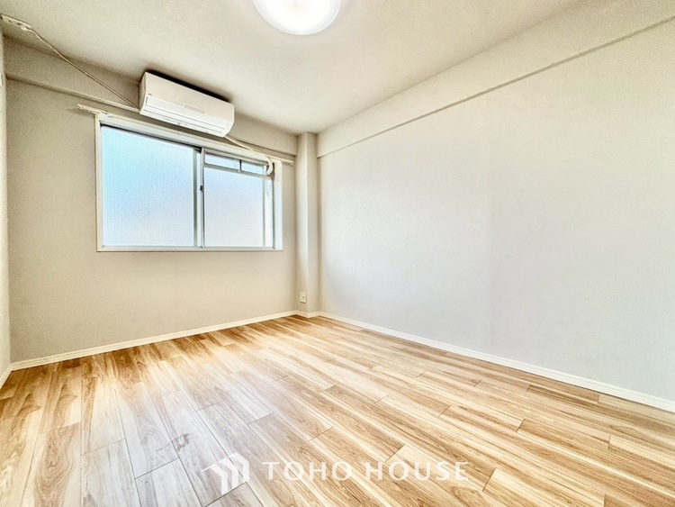 内装 ◆子供部屋◆冷涼な風、そよぐリビング。だんらんの場所はここから始まり、ここで終わる。家族の笑顔が集う素敵な場所だから、こだわり抜いた思いが詰まっているのだと思う。