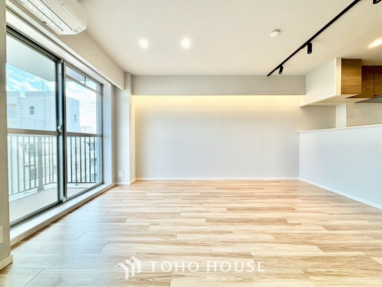 内装 ◆ここに在る◆事も無げに美しく、伝えるには筆舌に尽くし難い。豪華絢爛や華美と言う事ではなく、住まう者にとって暮らし易く心地がいいと言う美しさがこの住まいには込められている。