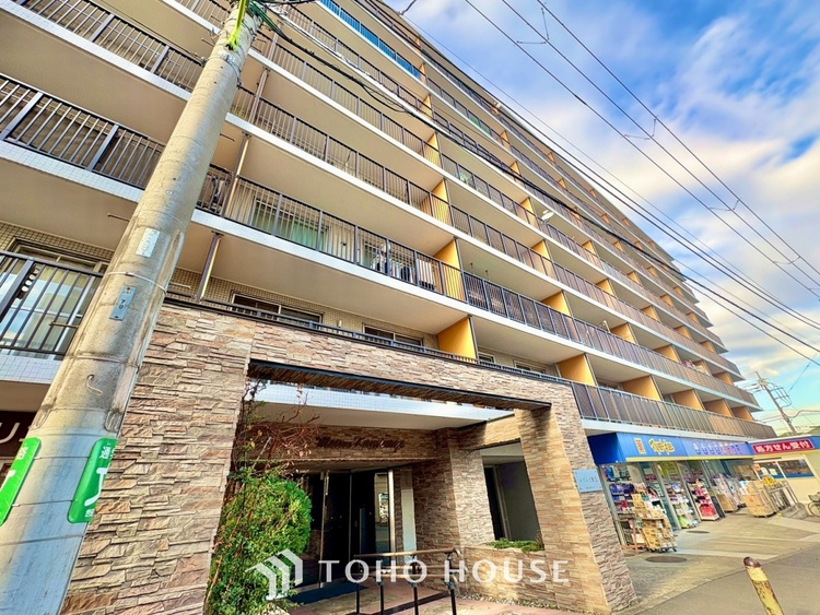 外観 ◆共有空間◆些細な事でほっぺを膨らまして怒る君。それでも僕達はこれからも一緒だよ。喧嘩をしても離れたくないから一つはさんだ同じ場所にいる。分かるよ。そこに君が