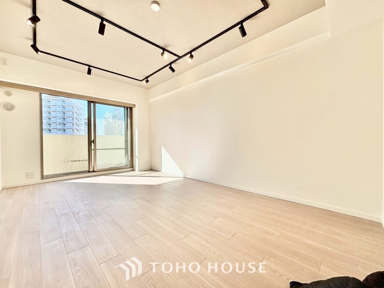 内装 ◆隠された美しさ◆流麗な音楽が流れているような繊細でいながら整然かつ堅牢なこの空間。この空間は確かに美しい。しかし、そこには美しさ以上のものが隠されている。