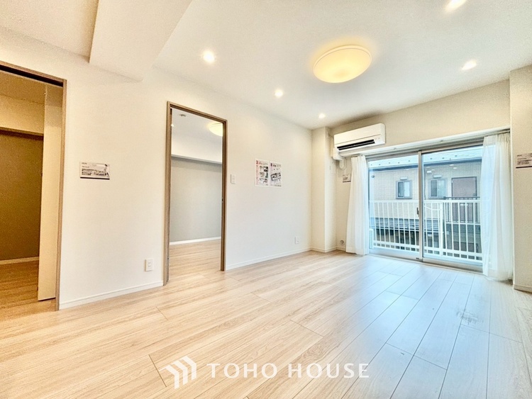 内装 ◆癒しの空間◆室内構成に拘り採光とセンスを散りばめた空間。それは『柔らかさ』に似た素敵な居場所。そこに暮らす人のことを考えつくり出したものは『癒し』という心地よい居場所なんだと思う