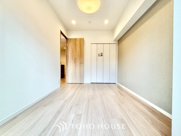 内装 ◆子供部屋◆冷涼な風、そよぐリビング。だんらんの場所はここから始まり、ここで終わる。家族の笑顔が集う素敵な場所だから、こだわり抜いた思いが詰まっているのだと思う。