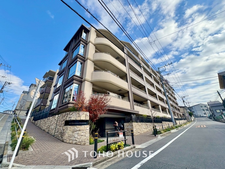 キッチン ◆愛育◆キッチンは家族の絆を育む大切な空間。シンプルで使い易いSystemKitchenで愉しく作る料理は愛情のある美味しいご馳走に。家族で使える広々としたダイニングキッチンです。