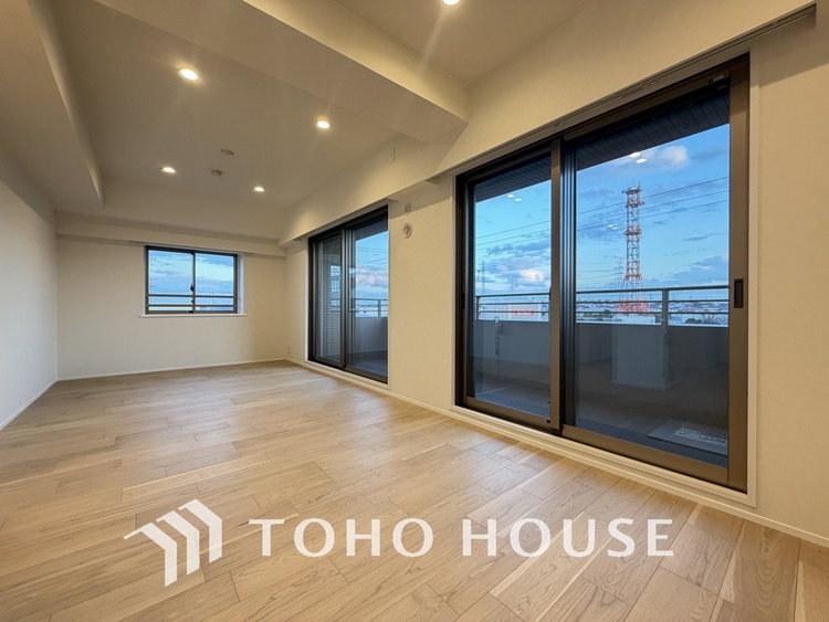 内装 広がりのある住空間、家族が集まるリビング・ダイニング