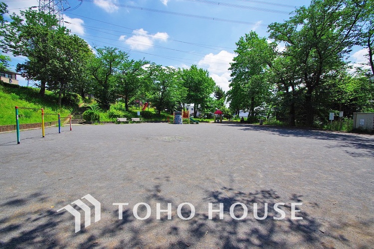 周辺 稲荷谷公園　距離170ｍ