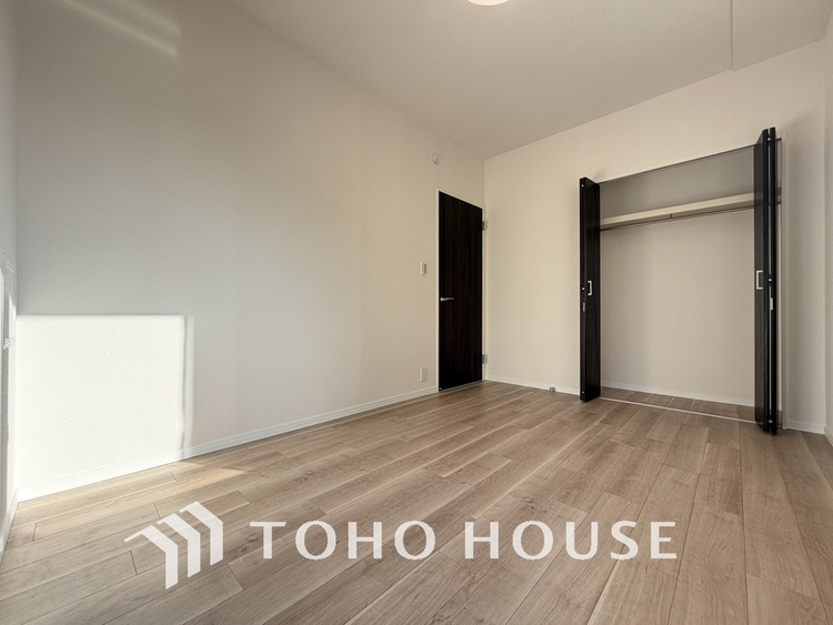 内装 シンプルですっきりとした室内は飽きのこない居心地の良い雰囲気です