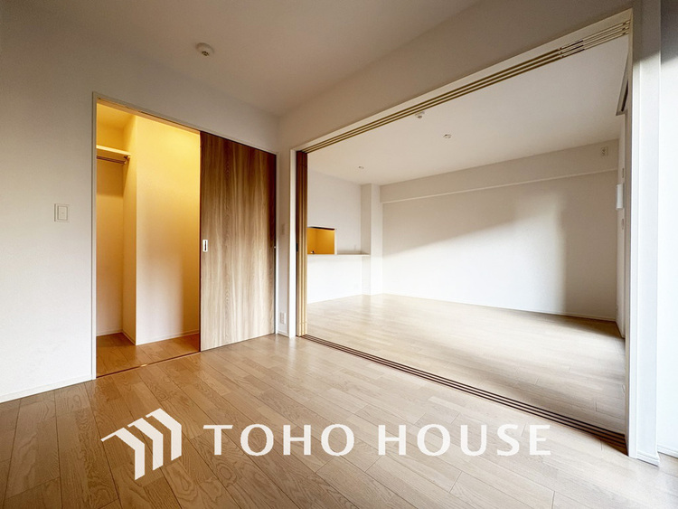 内装 1日の疲れを癒し、心地よく寛げるようゆったりとした広さをしています