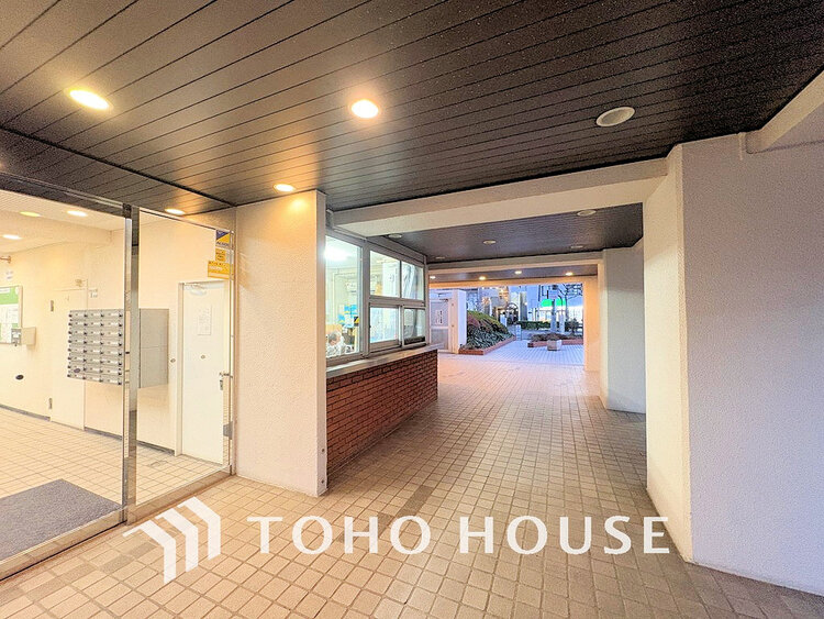 エントランス 落ち着いた色合いのエントランス