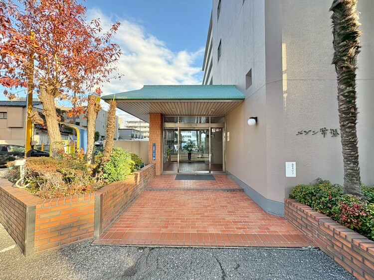 エントランス 外と内をつなぐエントランスは、まさに顔となる場所。