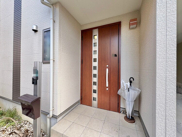 玄関 玄関を開ければ、そこは安らぎのご自宅。