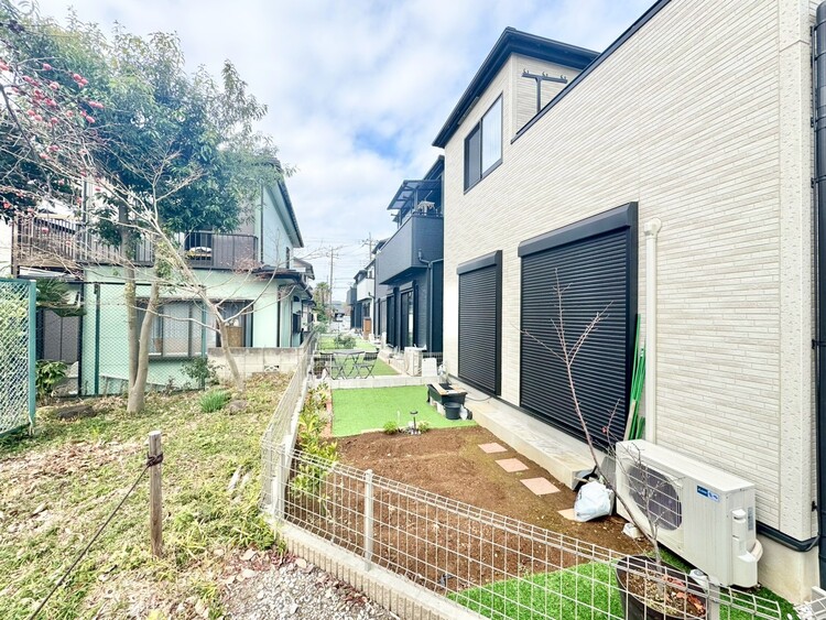 その他 お子様が遊んだり、趣味のガーデニングにピッタリのお庭。