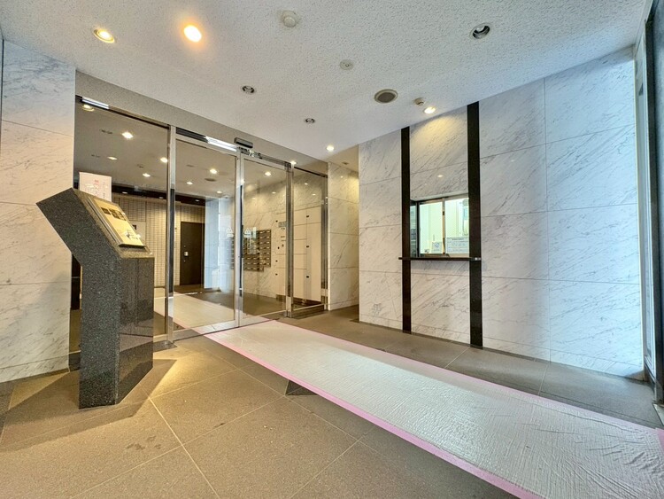 エントランス エントランス内部は、管理が行き届き清潔な共有スペースとなっています。