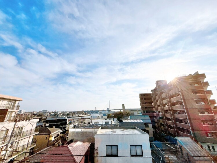 バルコニー 頬をなでる、優しい風を感じることが出来ます。