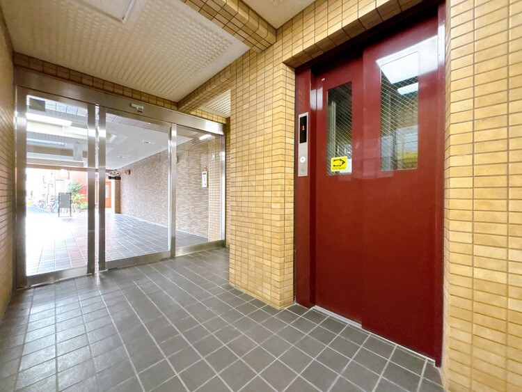 設備 エレベーターの管理も、きちんと行き届いてます。