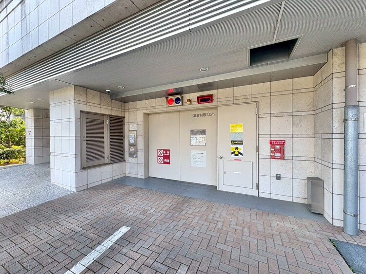 駐車場 本物件の駐車スペースです。車種制限のある場合もございますので、お気軽にお問い合わせくださいませ。