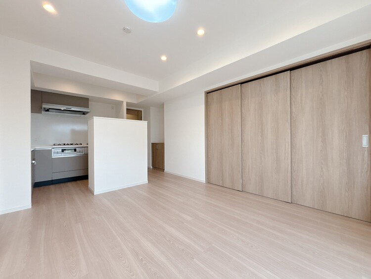 居間 居心地の良い空気感は、暮らしのステージを彩り、心からのやすらぎと満足感を与えてくれます。