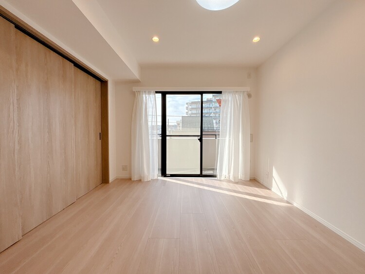 居間 快適に過ごす毎日を求めて、暮らしの中でご自身の「マイホーム」に創り上げてください。