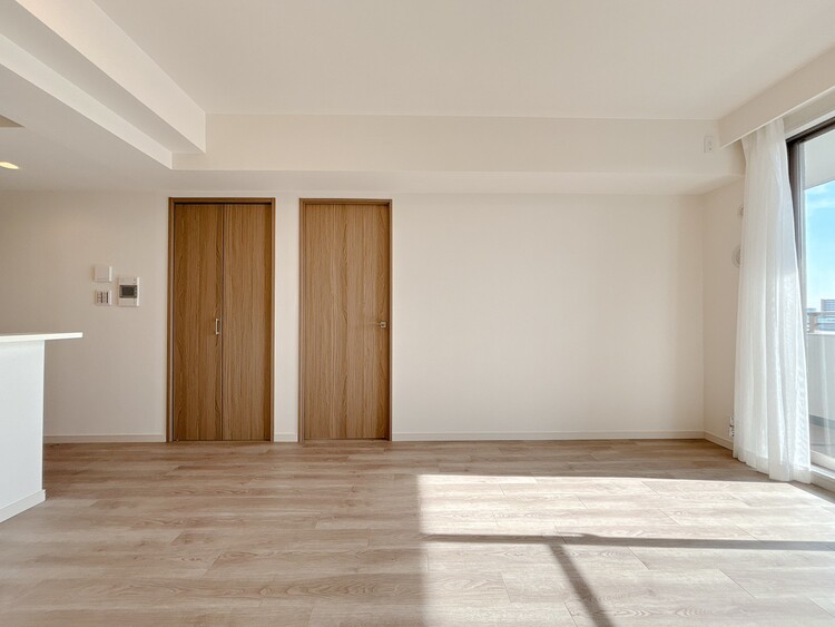 居間 居心地の良い空気感は、暮らしのステージを彩り、心からのやすらぎと満足感を与えてくれます。