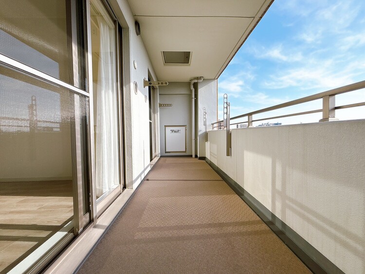 バルコニー 暮らしの中で、光と風を演出してくれるバルコニー。