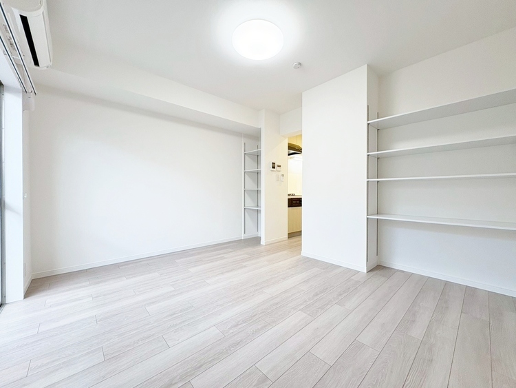 居間 飾り過ぎないシンプルな内装と偏り過ぎないデザインで統一しました。