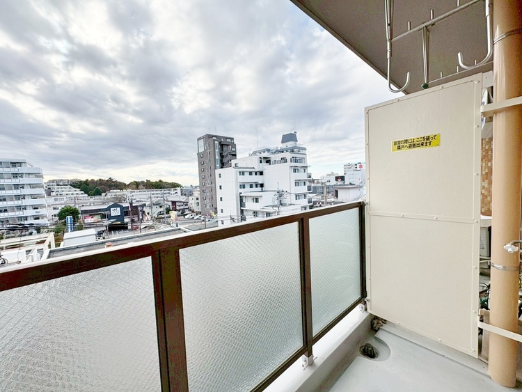 バルコニー 暮らしの中で、光と風を演出してくれるバルコニー。