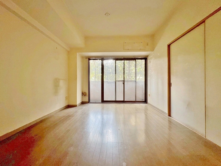 居間 快適に過ごす毎日を求めて、暮らしの中でご自身の「マイホーム」に創り上げてください。