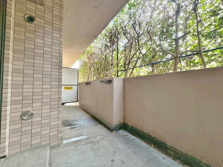 バルコニー 暮らしの中で、光と風を演出してくれるバルコニー。