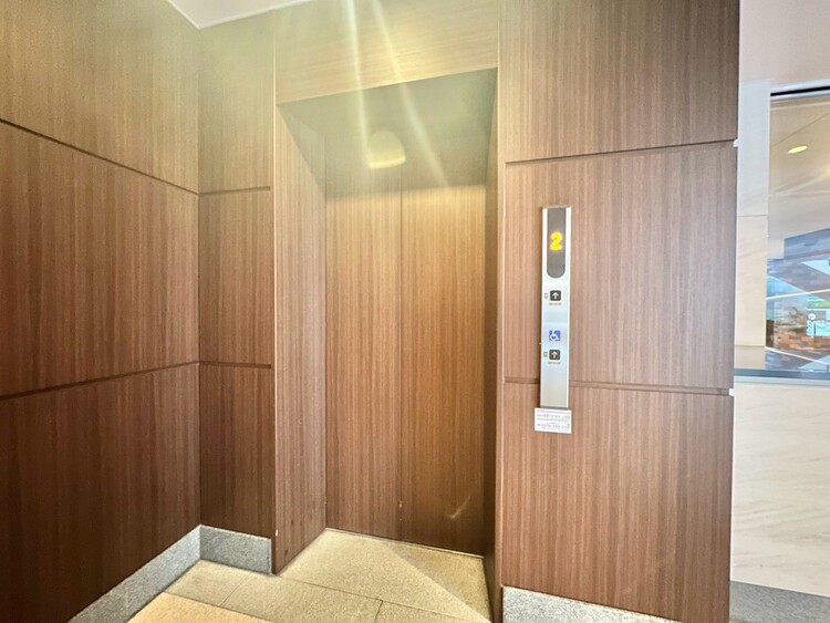 設備 エレベーターの管理も、きちんと行き届いてます。